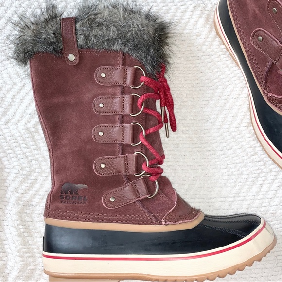 maroon sorel boots